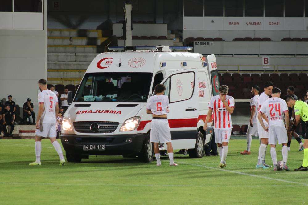 oyuna-girdi-1-dakika-sonra-ambulansla-hastaneye-kaldirildi