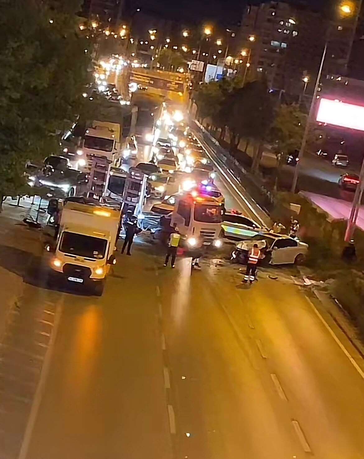 konyada-gece-saatlerinde-trafik-kazasi-2-kisi-yaralandi