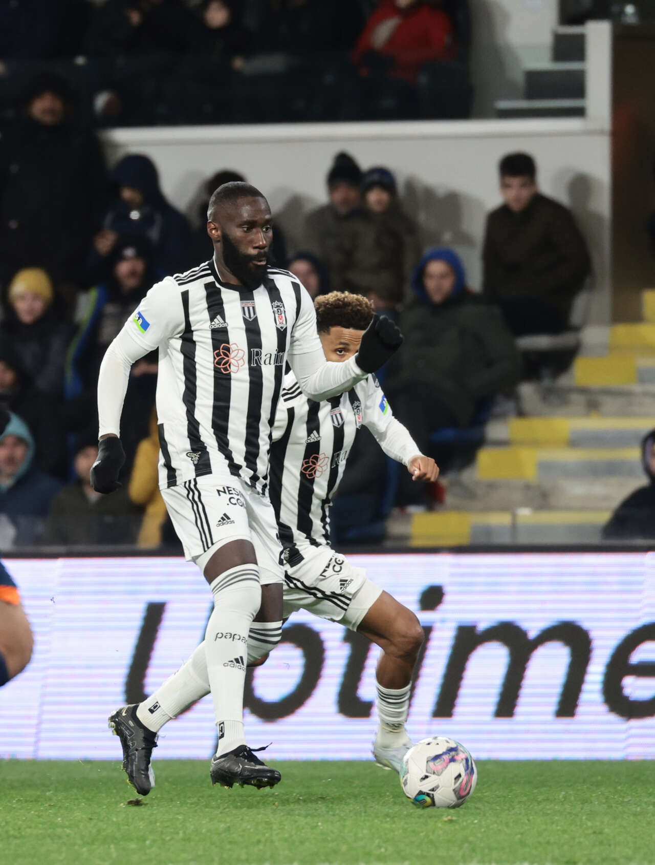 konyasporda-arthur-masuaku-hareketliligi-imza-icin-geliyor