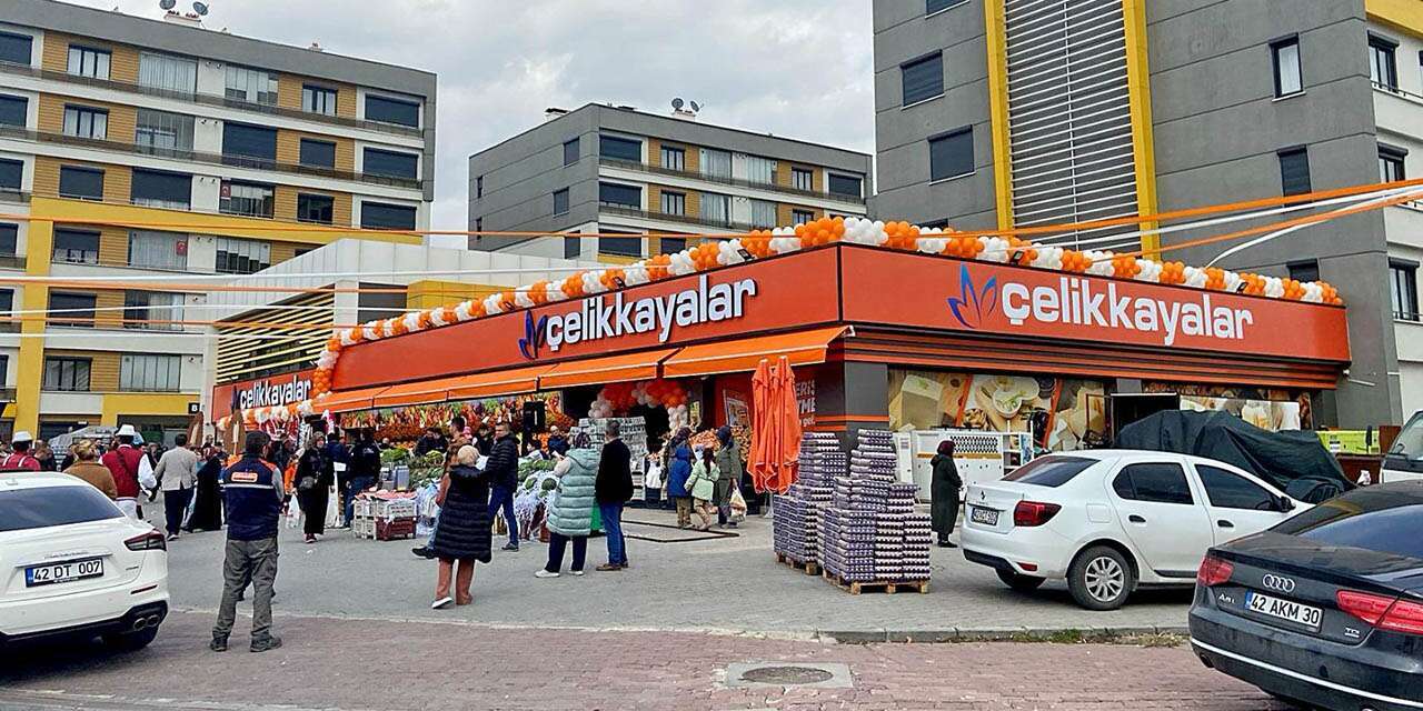 konyada-alisveris-cilginligi-basliyor-999-tlye-televizyon-1-tllik-urunler-var