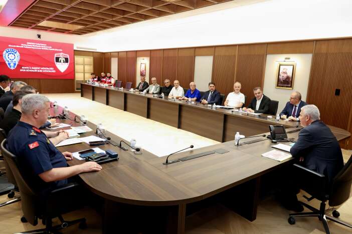 konyada-spor-musabakalari-oncesi-kritik-toplanti-guvenlik-tedbirleri-masaya-yatirildi