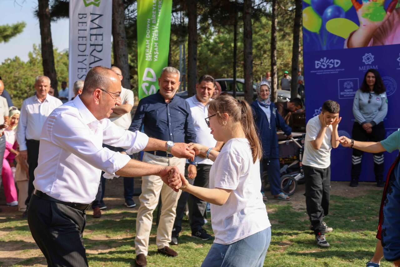 konyada-ozel-cocuklarin-mutlulugu-piknige-yansidi-dosd-meram-ailesi-bulustu
