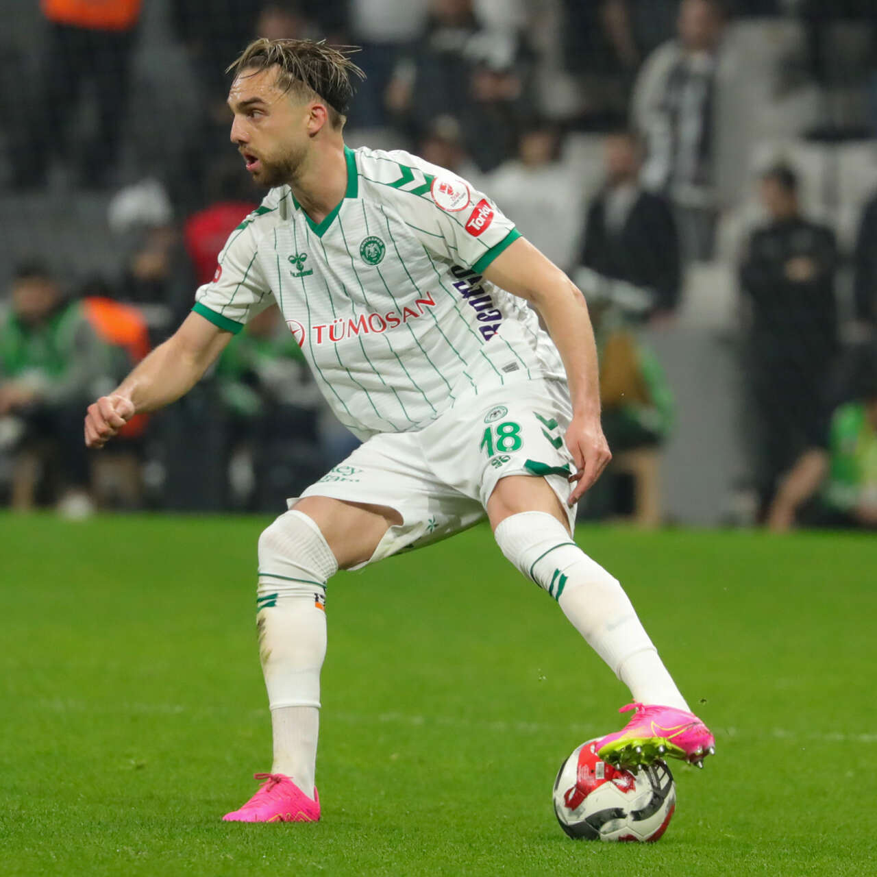 konyaspor-macerasi-kisa-surmustu-berkan-kutlu-super-lig-ekibine-imzaya-gitti
