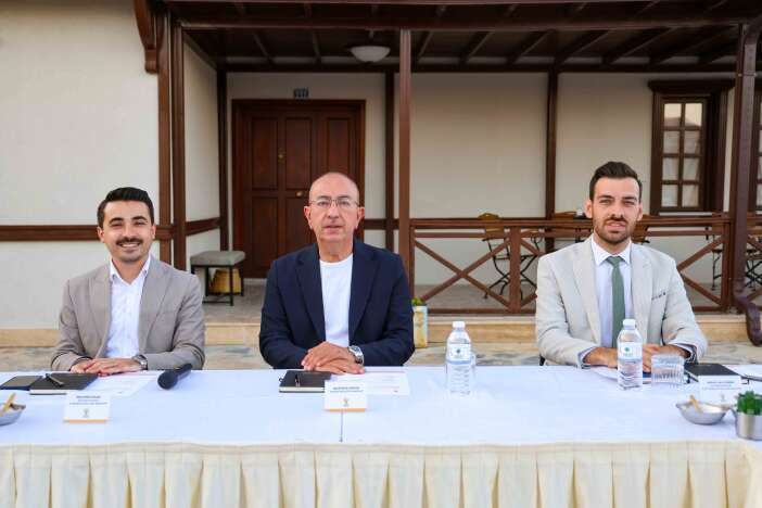 baskan-kavus-konyanin-ak-gencleriyle-bulustu-hayallerini-ve-beklentilerini-dinledi