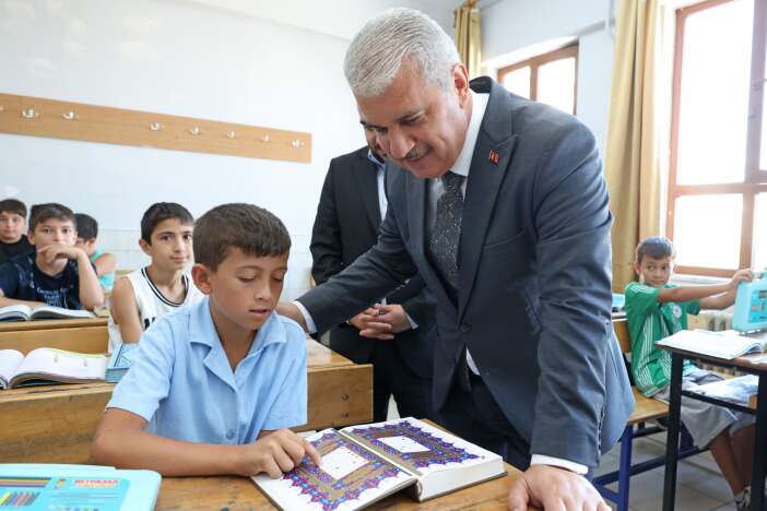 konya-valisi-ibrahim-akin-yaz-okulu-ve-komek-ogrencileriyle-bulustu