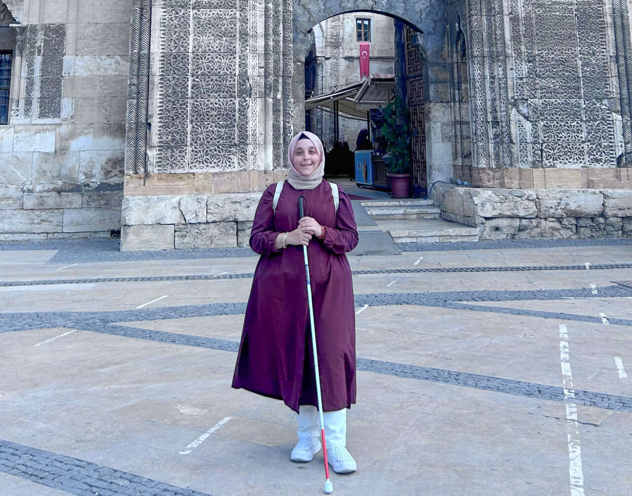 konyada-18-yasinda-gorme-yetisini-kaybetti-annesinin-sozu-hayatini-degistirdi