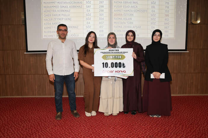 konyada-yks-ve-lgsde-derece-yapan-imam-hatipli-ogrencilere-para-odulu-verildi