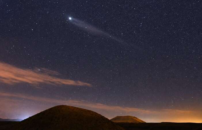 konyada-yuzlerce-kisi-mekeye-kostu-perseid-meteorlari-gokyuzunu-aydinlatti