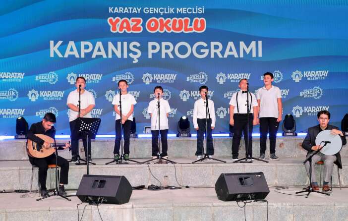 konyada-6-haftalik-cosku-bir-gune-sigdi-karatay-genclik-meclisi-yaz-okulu-final-yapti