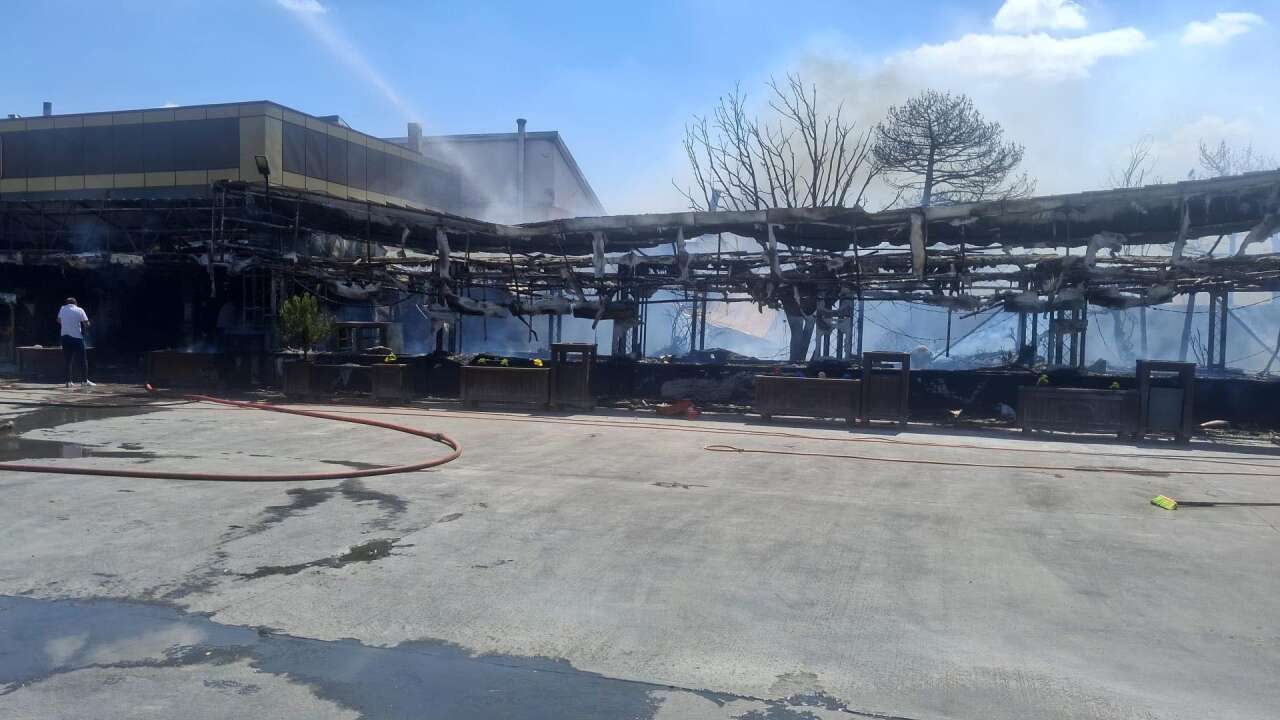 konyada-dinlenme-tesisinde-yangin-restoran-alevlere-teslim-oldu