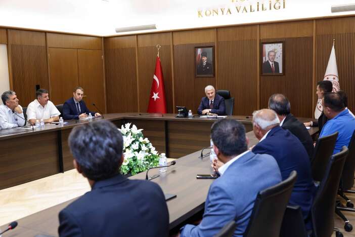 konyada-mahallelerin-sorunlari-masaya-yatirildi-vali-akin-muhtarlarla-bulustu