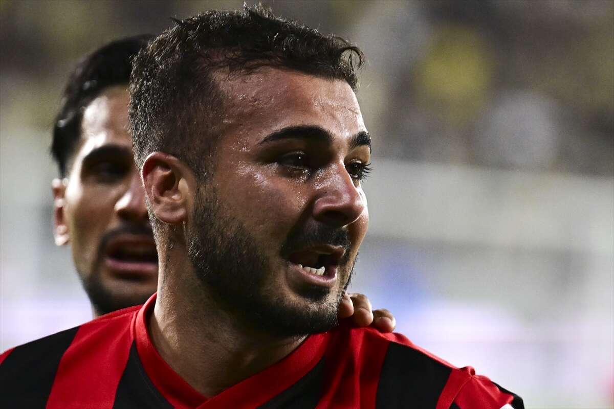 konyasporun-eski-futbolcusu-attigi-golden-sonra-agladi-sebebi-yurek-burktu