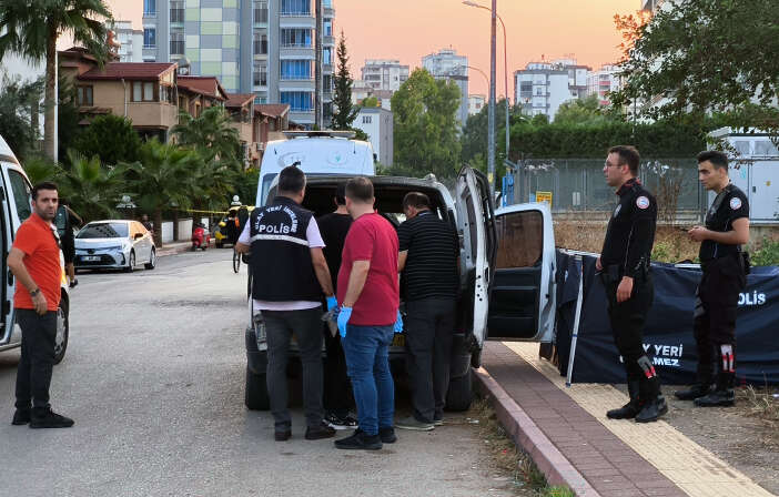 borc-alacak-meselesi-bir-aileyi-yikti-baba-ve-oglu-olduruldu-anne-agir-yarali