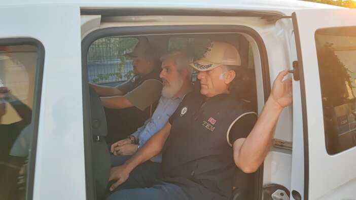 furkan-vakfina-safak-operasyonu-alparslan-kuytul-ve-esi-dahil-cok-sayida-gozalti