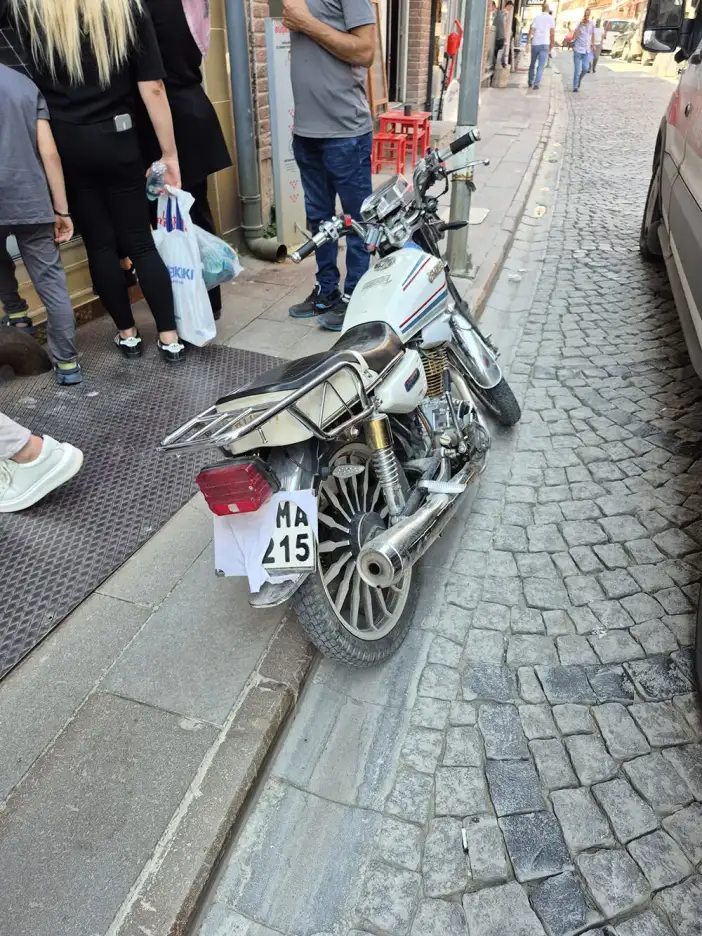 yer-konya-calinan-motosikletini-kurtarmak-istedi-canindan-oluyordu