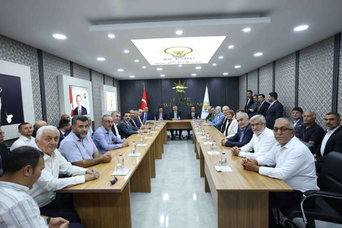 bakan-ciftciden-konya-mesaisi-hemsehrilerinin-taleplerini-dinledi
