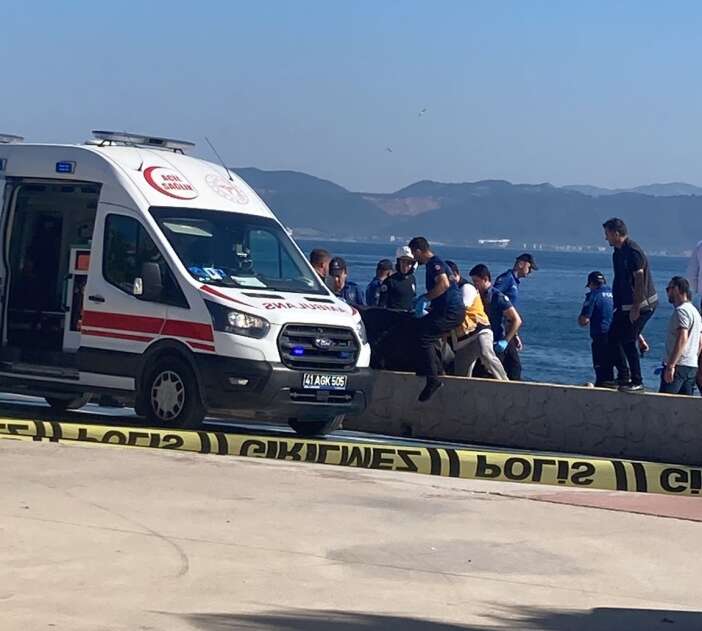 bir-saat-icinde-2si-kadin-3-ceset-sahilde-buyuk-panik