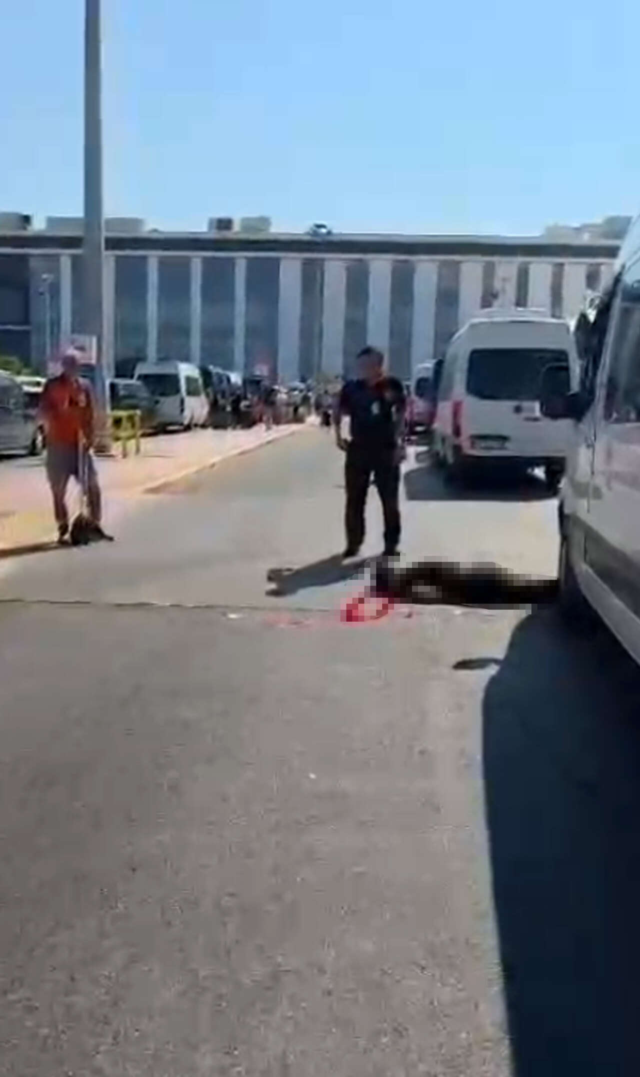 emekli-polis-havalimaninda-esini-oldurdu