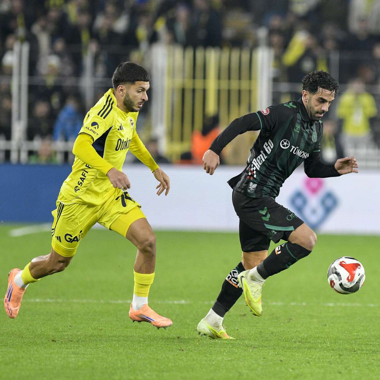 dev-karsilasma-bugun-konyaspor-ve-fenerbahce-ilk-pesinde