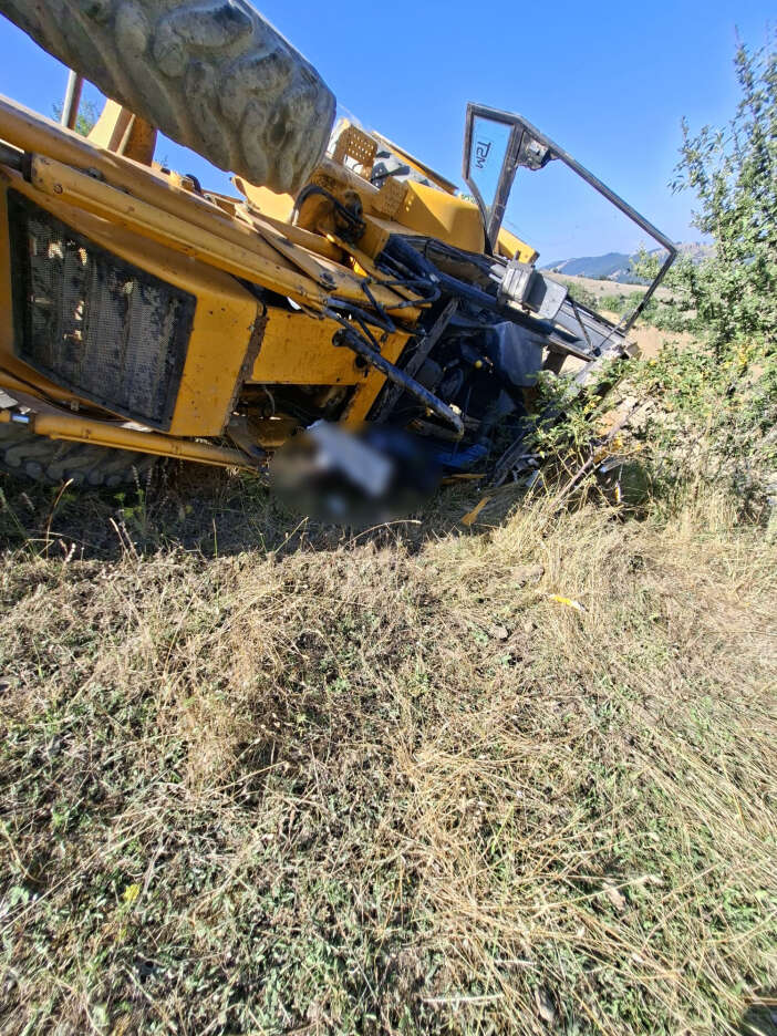 is-makinesi-operatorun-uzerine-devrildi-43-yasindaki-yusuf-sen-hayatini-kaybetti