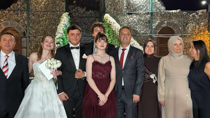 kayseride-gorkemli-dugun-basegmez-ve-sahin-ailelerinin-mutlu-gunu