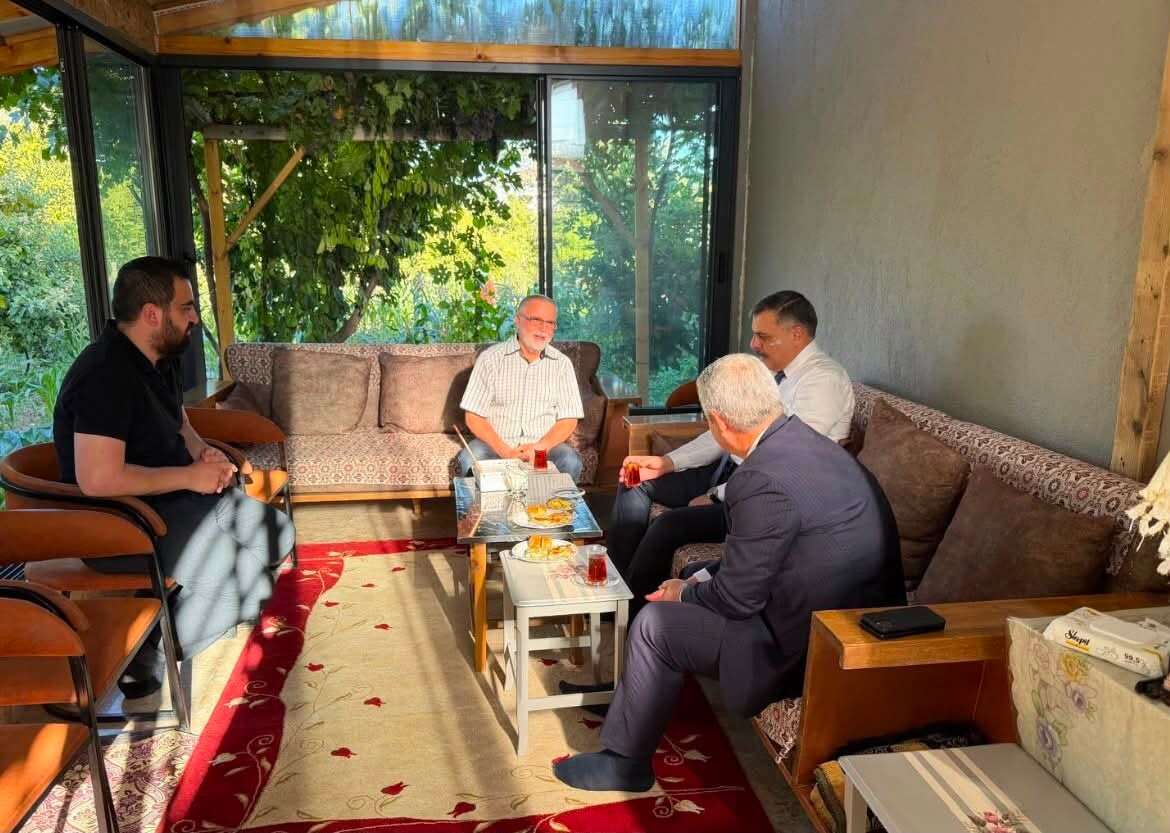 yillar-sonra-ogretmeninin-kapisini-bakan-olarak-caldi-konyada-anlamli-bulusma