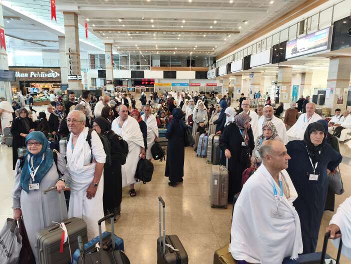 konya-buyuksehir-emekli-ve-gazileri-umreye-gonderdi