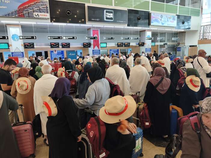 konya-buyuksehir-emekli-ve-gazileri-umreye-gonderdi