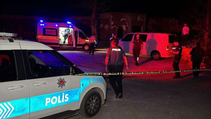 saatlerdir-calisan-minibusten-suphelendiler-icinden-ceset-cikti