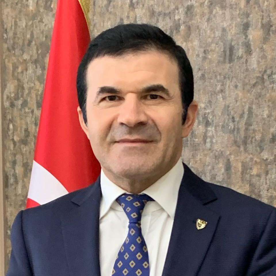 unvanini-gizleyip-acile-gitti-2-saat-bekledi-vali-yardimcisindan-dikkat-ceken-mesaj