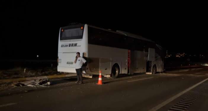 yolcu-otobusu-ile-otomobil-kavsakta-carpisti-2-yarali-var