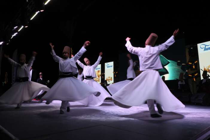 konyadan-tunusa-uzanan-mevlid-i-nebi-bulusmasi-sema-ekibi-gonulleri-mest-etti