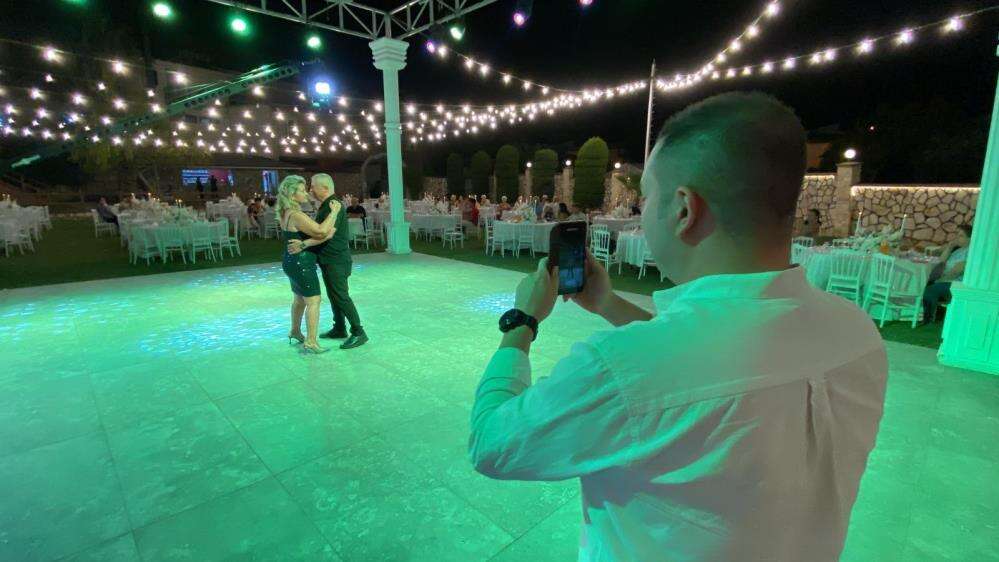 nikaha-saatler-kala-ayrildilar-damat-gelinsiz-dugun-yapti