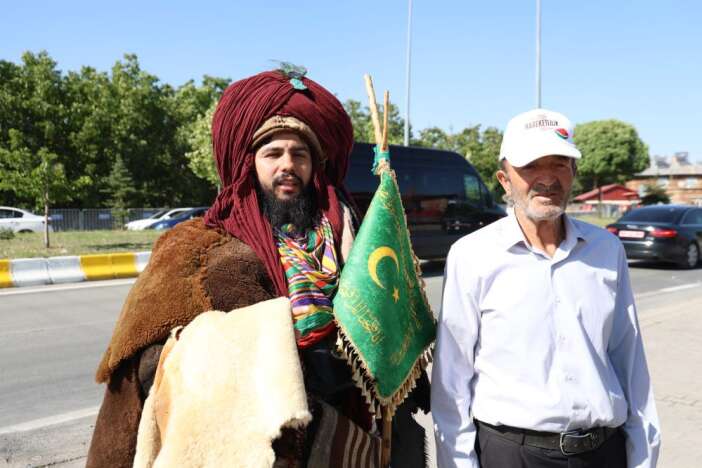 selcuklu-kulturunu-konyadan-ahlata-tasidi-seyfullah-mutludan-tarihi-yolculuk