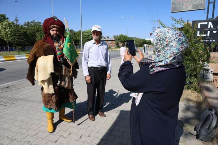 selcuklu-kulturunu-konyadan-ahlata-tasidi-seyfullah-mutludan-tarihi-yolculuk