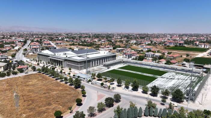 konyanin-yeni-spor-ussu-geliyor-fifa-standartlarinda-saha-da-olacak