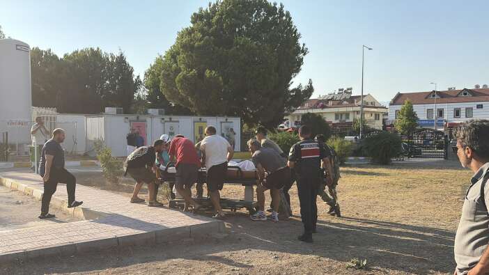 yamac-parasutu-kayaliklara-dustu-pilot-ve-turist-hayatini-kaybetti