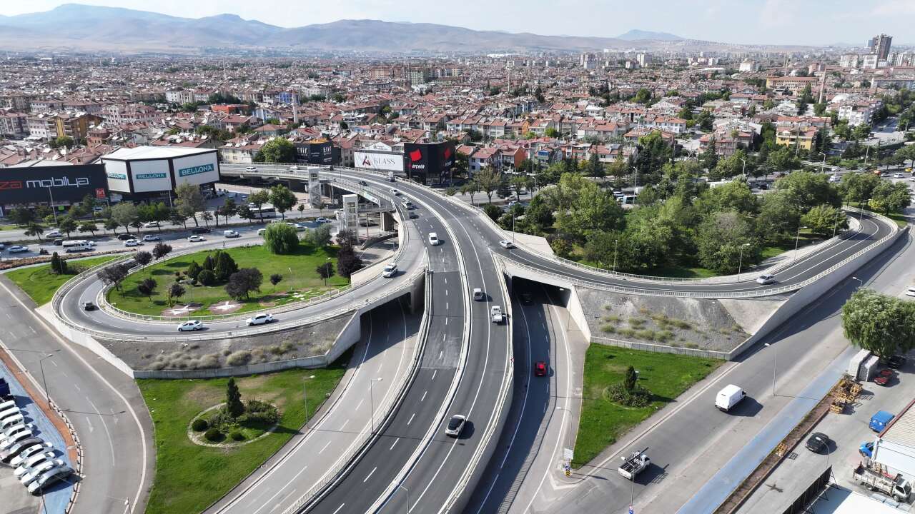 konyadaki-iki-onemli-ust-gecitte-suruculeri-rahat-ettirecek-calisma-bitti