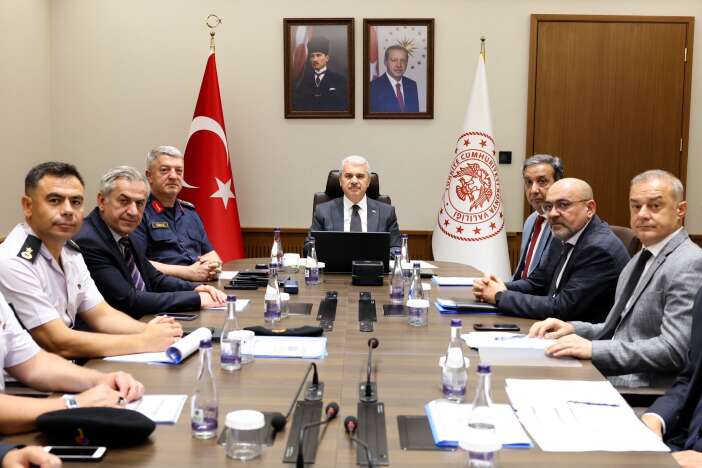 okul-zili-calmadan-once-konyada-kritik-zirve-31-ilcede-dugmeye-basildi