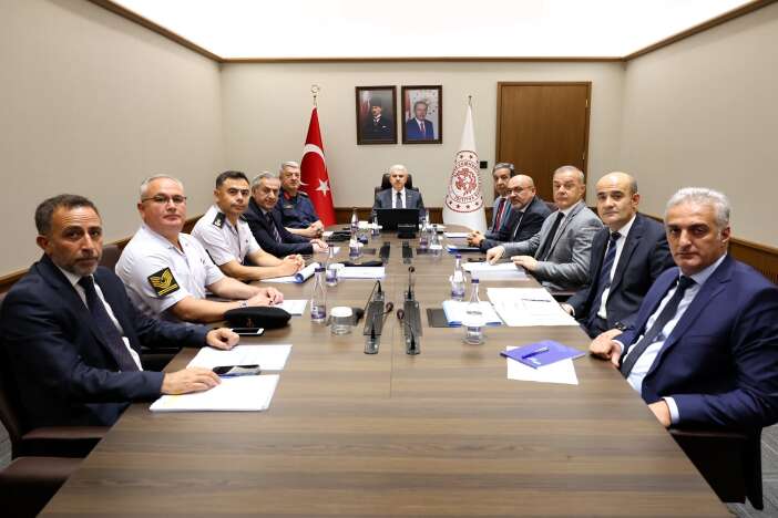 okul-zili-calmadan-once-konyada-kritik-zirve-31-ilcede-dugmeye-basildi