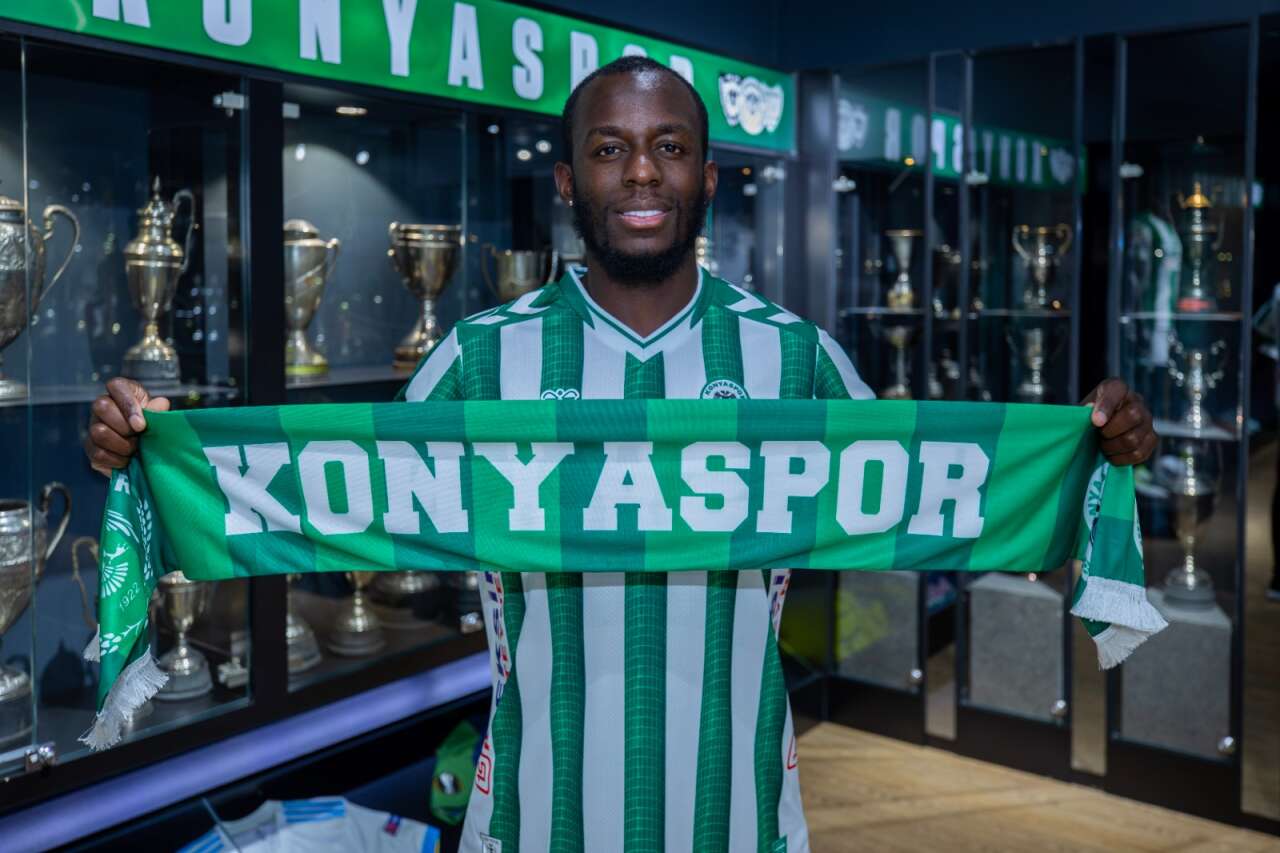 konyaspordan-fransiz-kanat-transferi-imzalar-atildi