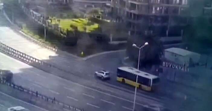 2-kisinin-oldugu-otobus-kazasinda-yeni-gelisme-kadin-surucu-gozaltina-alindi