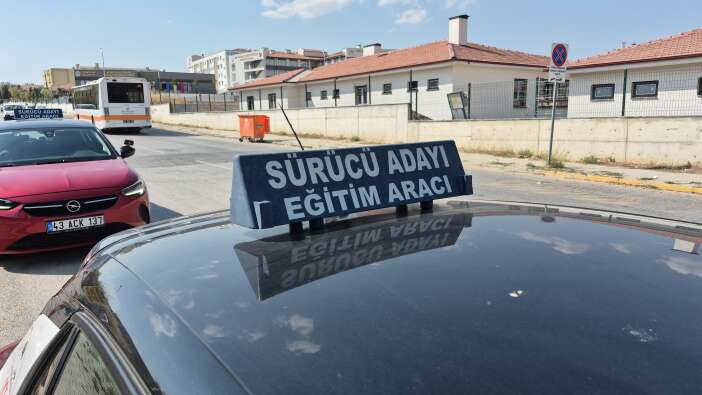 ehliyet-sinavinda-yeni-donem-ezber-tarihe-karisiyor