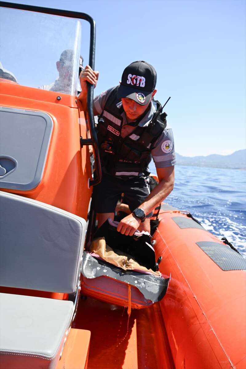 kktcde-batan-gemiden-aci-haber-olen-8-kisinin-kimligi-aciklandi-20-kisi-araniyor