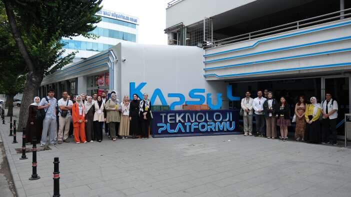 konyada-yayincilik-yaz-okulu-tamamlandi-30-genc-sektorun-usta-isimleriyle-bulustu