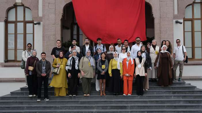 konyada-yayincilik-yaz-okulu-tamamlandi-30-genc-sektorun-usta-isimleriyle-bulustu