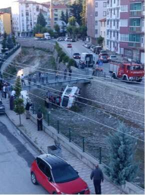 diyaliz-servisi-caya-uctu-surucu-ve-4-hasta-yaralandi