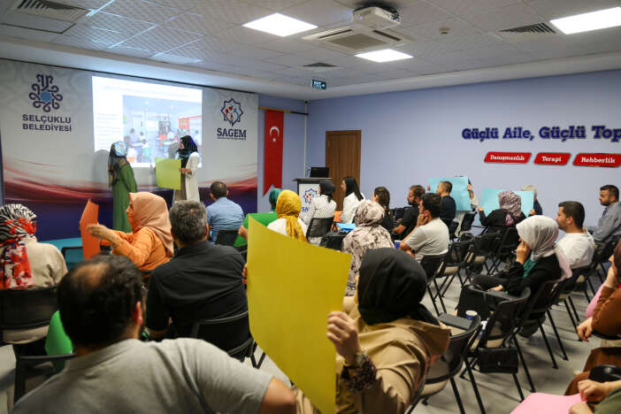 konyada-okul-hazirligi-cocuklardan-once-velilerle-basladi