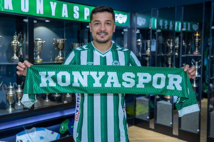 imza-atildi-ahmet-oguz-yeniden-konyasporda