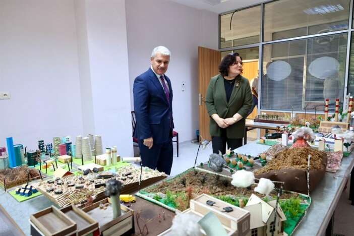 antalyadan-kayseriye-10-ilin-havasi-konyadan-soruluyor-vali-akin-laboratuvara-girdi